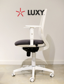 Luxy Post Chair in White